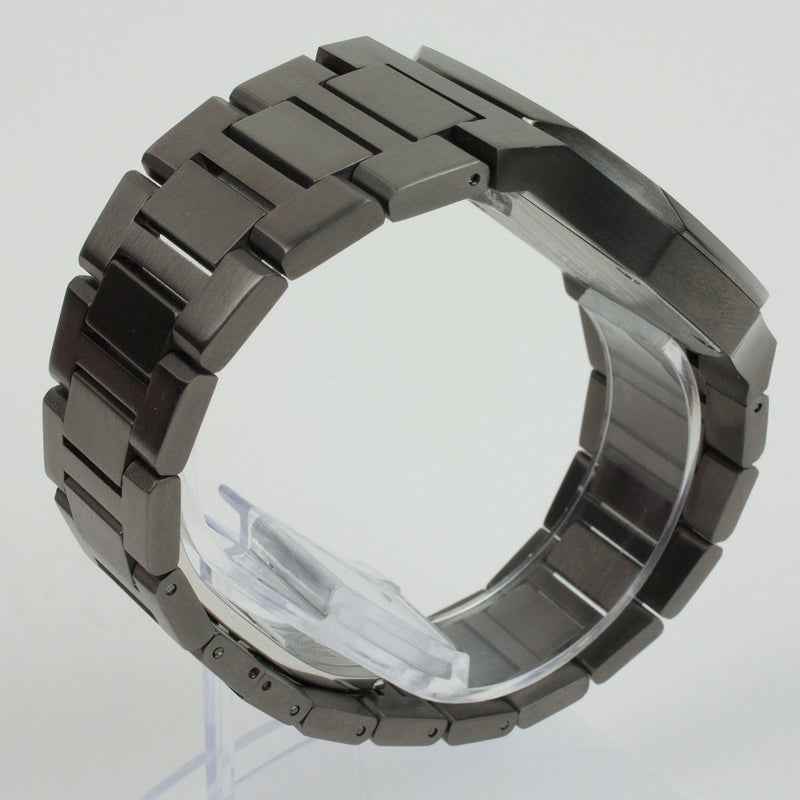 Reloj gun color con 2 manecillas y dial gun color con fecha
