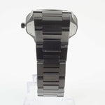 Reloj negro con 2 manecillas plateadas y dial negro con fecha