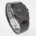 Reloj negro con 2 manecillas plateadas y dial negro con fecha
