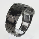 Reloj negro con 3 manecillas plateadas y dial negro con fecha