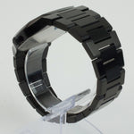 Reloj negro con 3 manecillas plateadas y dial negro