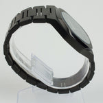 Reloj negro con 3 manecillas plateadas y dial negro