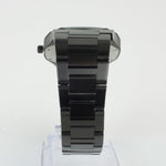 Reloj negro de 2 manecillas plateadas y dial negro