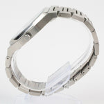 Reloj plateado con 2 manecillas y dial azul con fecha