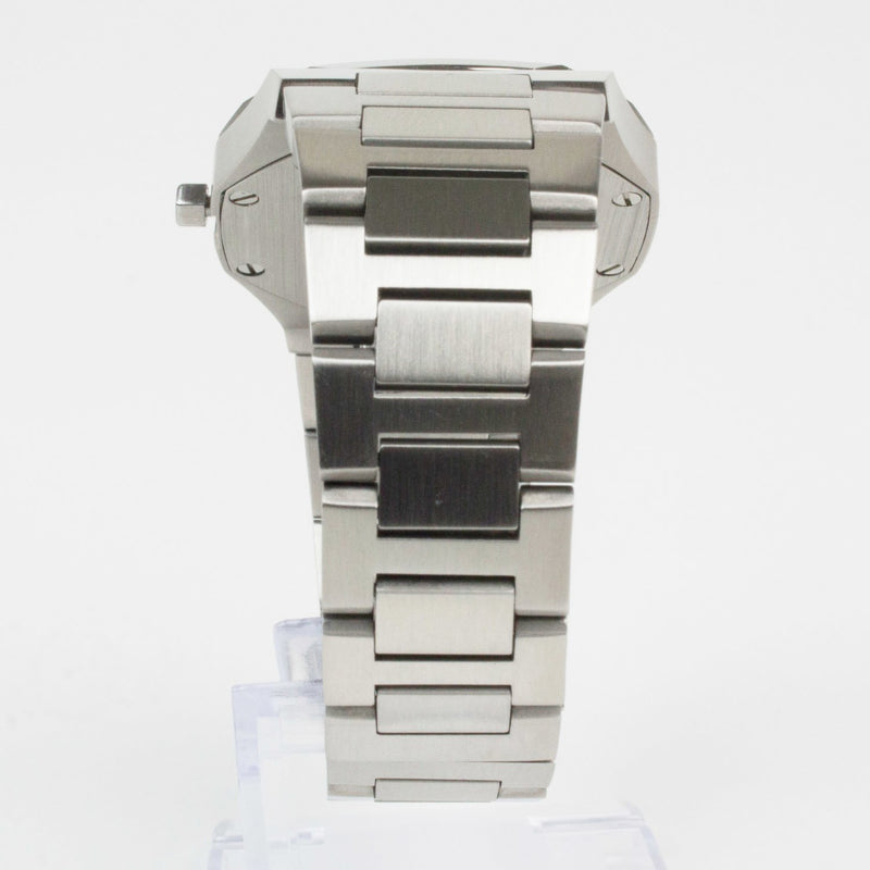 Reloj plateado con 2 manecillas y dial azul con fecha