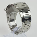 Reloj plateado con 3 manecillas y dial blanco con fecha