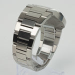 Reloj plateado con 3 manecillas y dial blanco con fecha