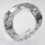 Reloj plateado con 3 manecillas y dial blanco