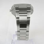 Reloj plateado con 3 manecillas y dial blanco