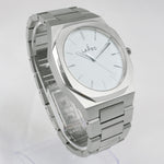 Reloj plateado con 3 manecillas y dial blanco