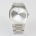 Reloj plateado con 3 manecillas y dial plateado