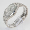 Reloj plateado con 3 manecillas y dial plateado