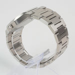 Reloj plateado con 3 manecillas y dial plateado