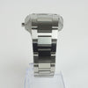 Reloj plateado con 2 manecillas y dial azul