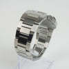 Reloj plateado con 2 manecillas y dial azul