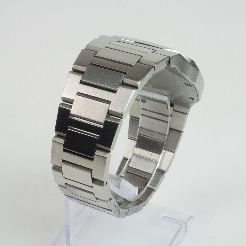 Reloj plateado con 2 manecillas y dial azul